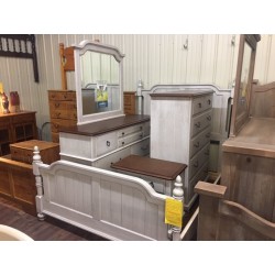 Vaughan Bassett Queen Bedroom Set.